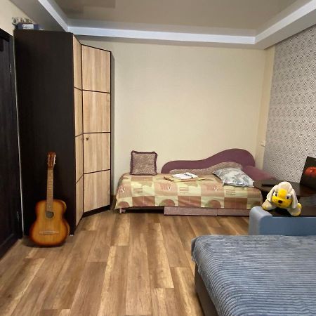 Apartment 30 m2 on Sergei Esenin 11 Charkiw Exterior foto