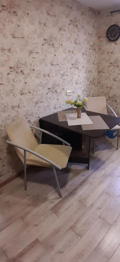 Apartment 30 m2 on Sergei Esenin 11 Charkiw Exterior foto