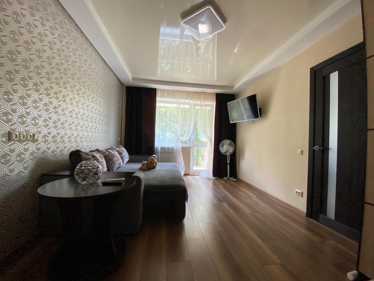 Apartment 30 m2 on Sergei Esenin 11 Charkiw Exterior foto