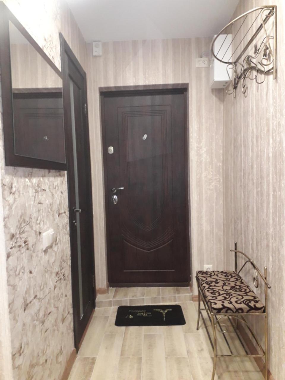 Apartment 30 m2 on Sergei Esenin 11 Charkiw Exterior foto